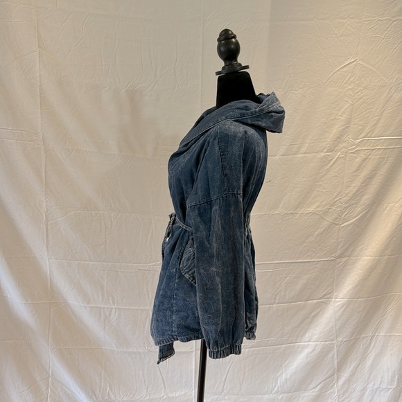 Jean Jacket - Picture 2 of 5